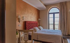 Bella & Stella Rooms